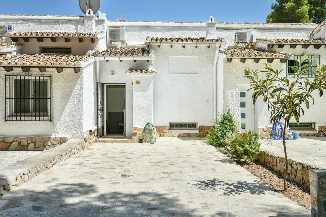Modern Stylish Bungalow In Moraira Esterno foto